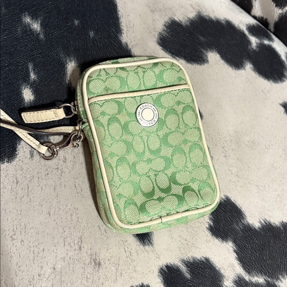 #64 COACH - Picture 1 of 1